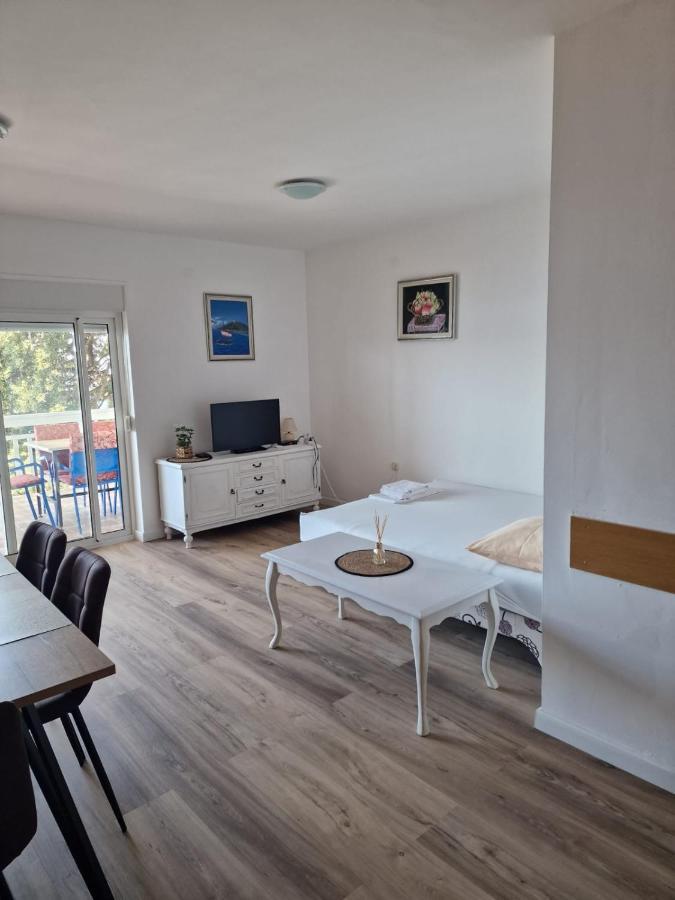 Villa Roing S Stanici Екстериор снимка