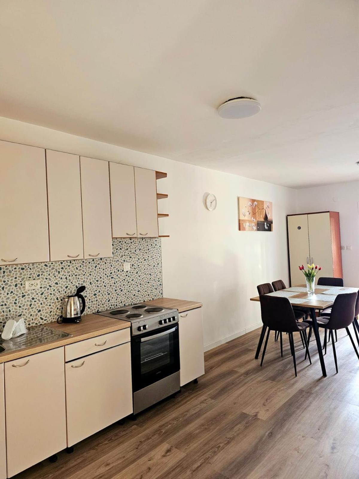 Villa Roing S Stanici Екстериор снимка