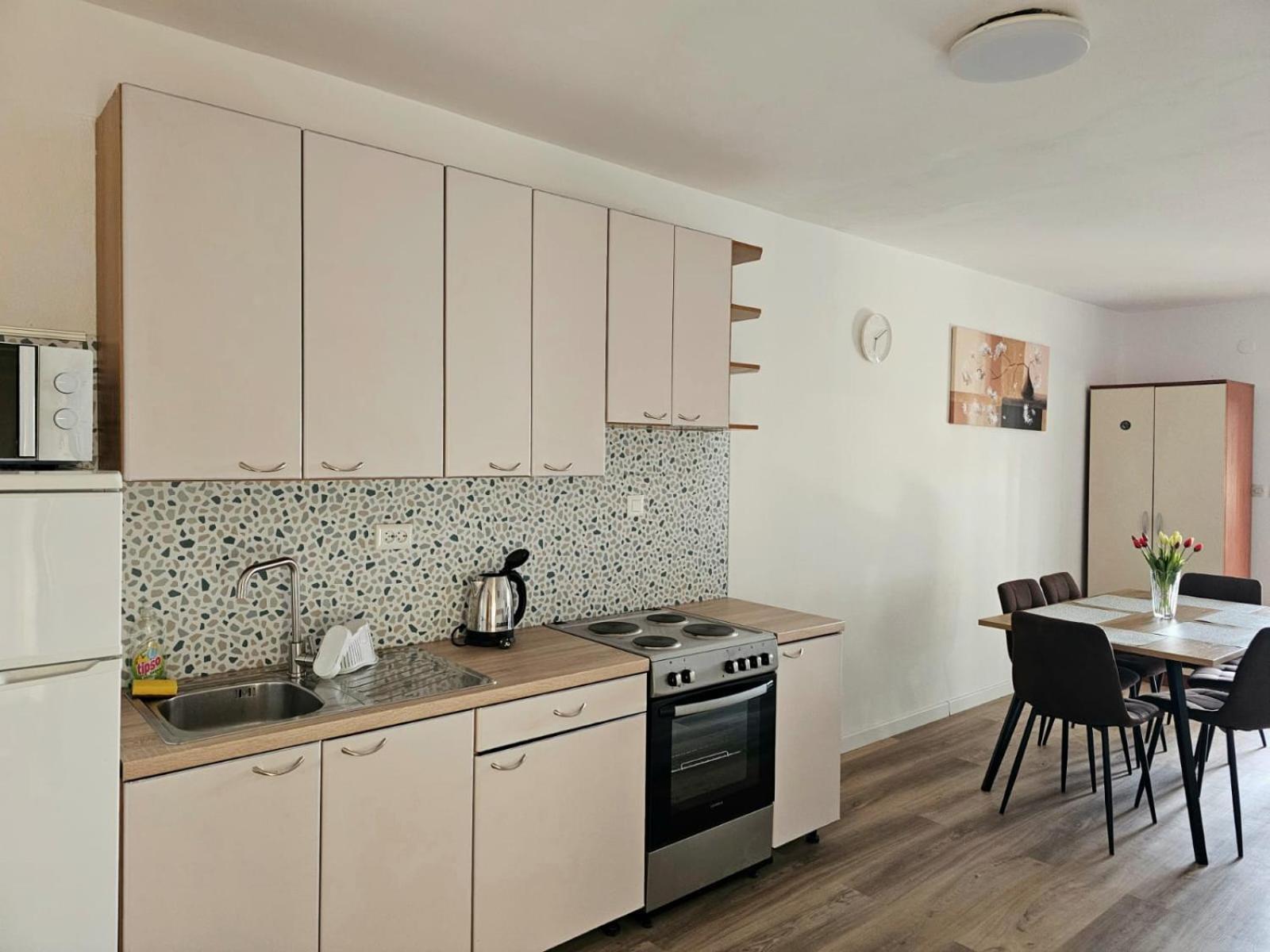 Villa Roing S Stanici Екстериор снимка